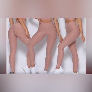 Bombshell sportswear women’s small light pink heathered scrunch butt leggings